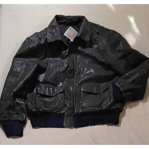 TOP OF THE WORLD WIMAN LEATHER JACKET SIZE L